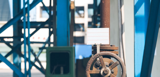 What geographical regions do gate valve stockists typically serve?