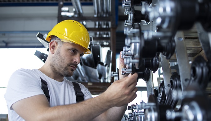 What advancements are driving innovation in the valve manufacturing industry?