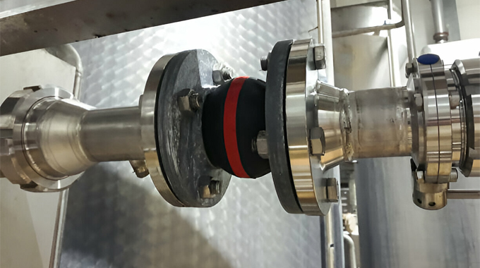 What are some key considerations when choosing a supplier for expansion joints in Dubai, such as reliability and product quality?